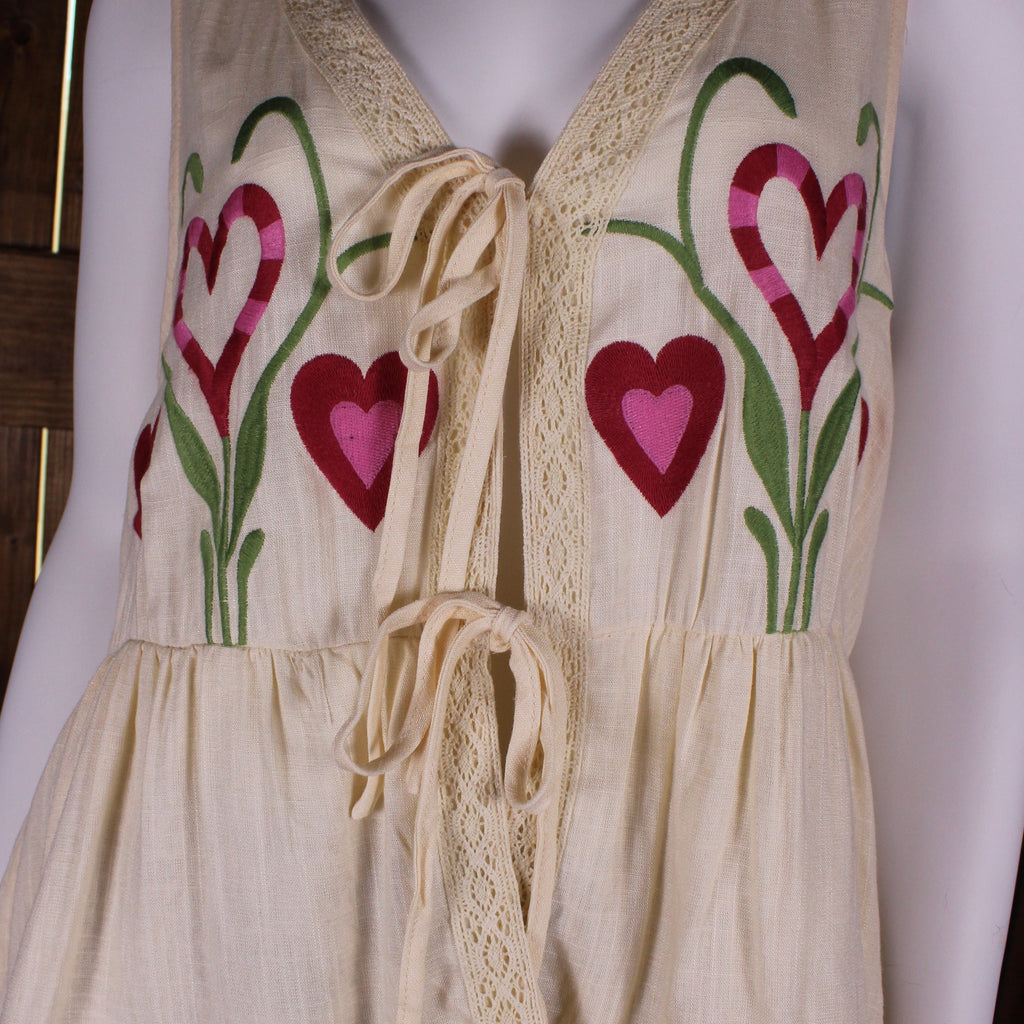 Heart Floral Lace Tie-Front Vest