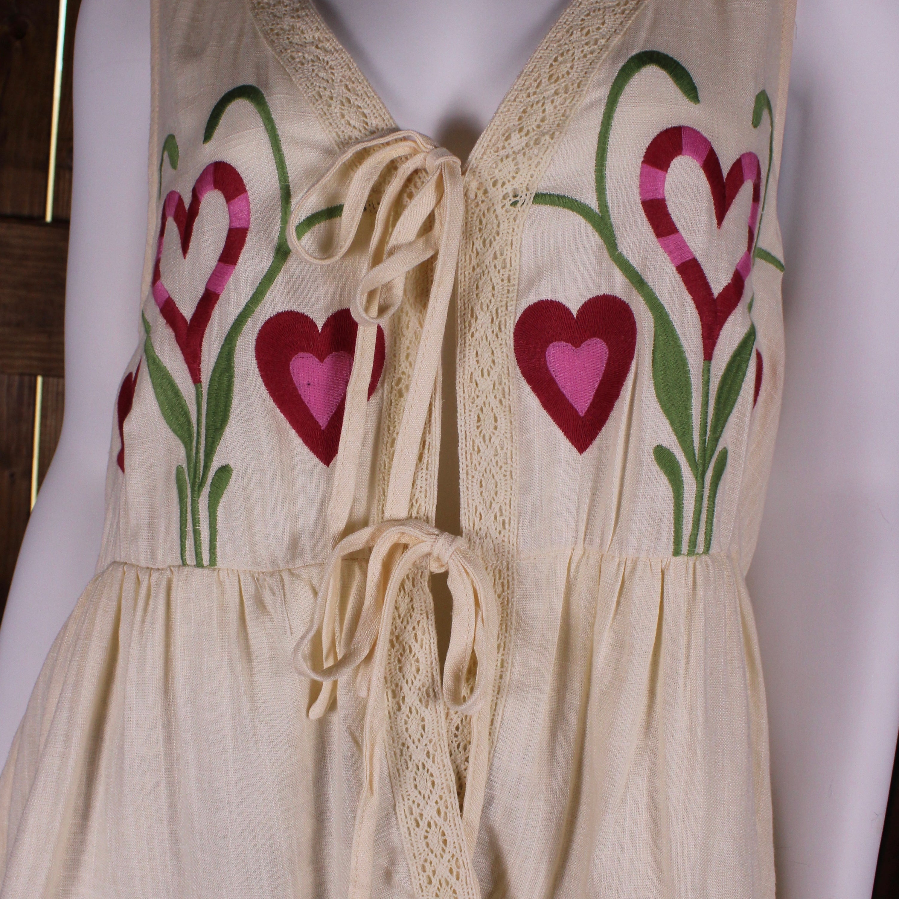 Heart Floral Lace Tie-Front Vest