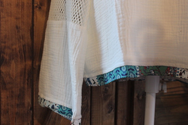 Long sleeve Mesh-patched cotton blouse