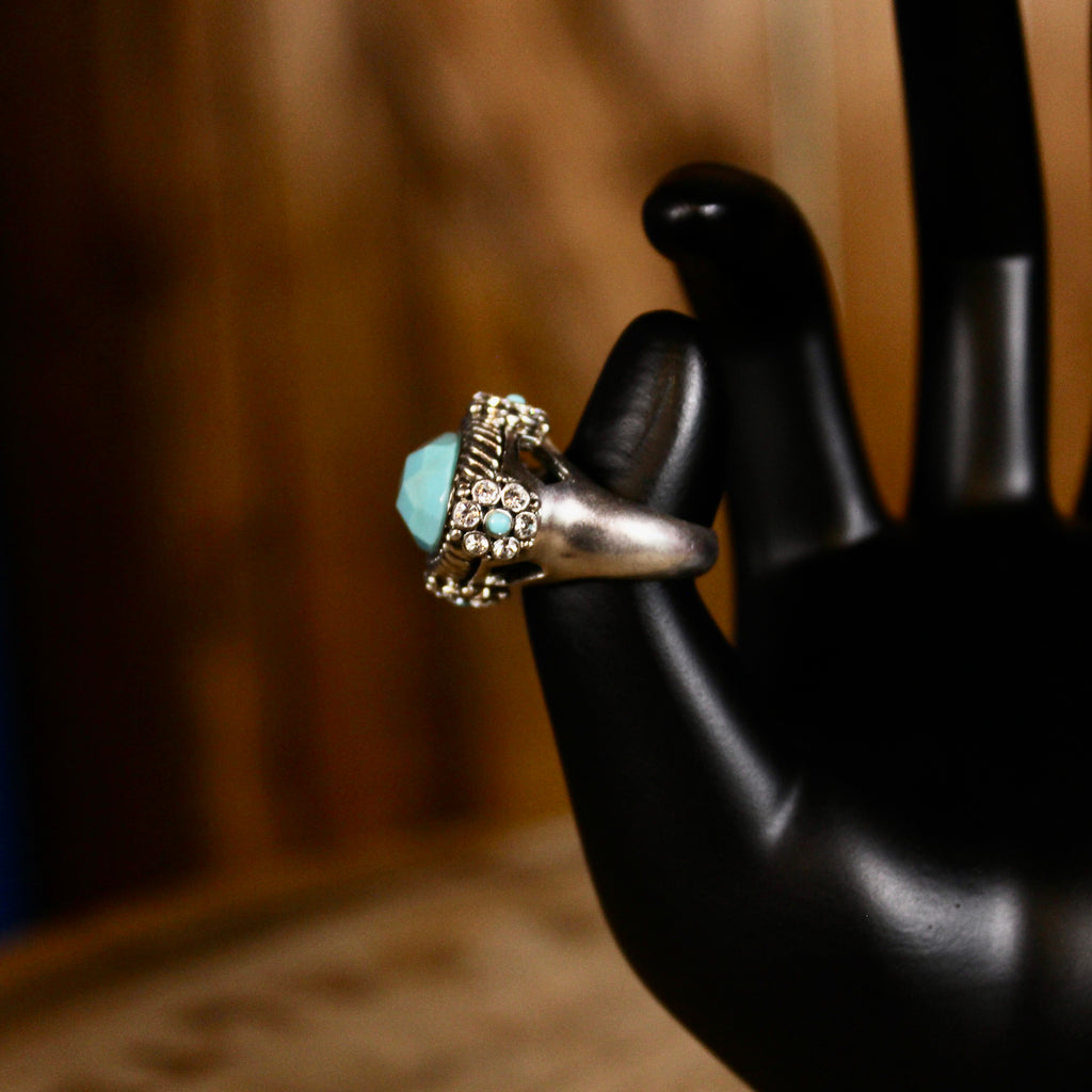 Vintage Faceted Turquoise Statement Ring | Ornate Rope Border | Southwestern Style