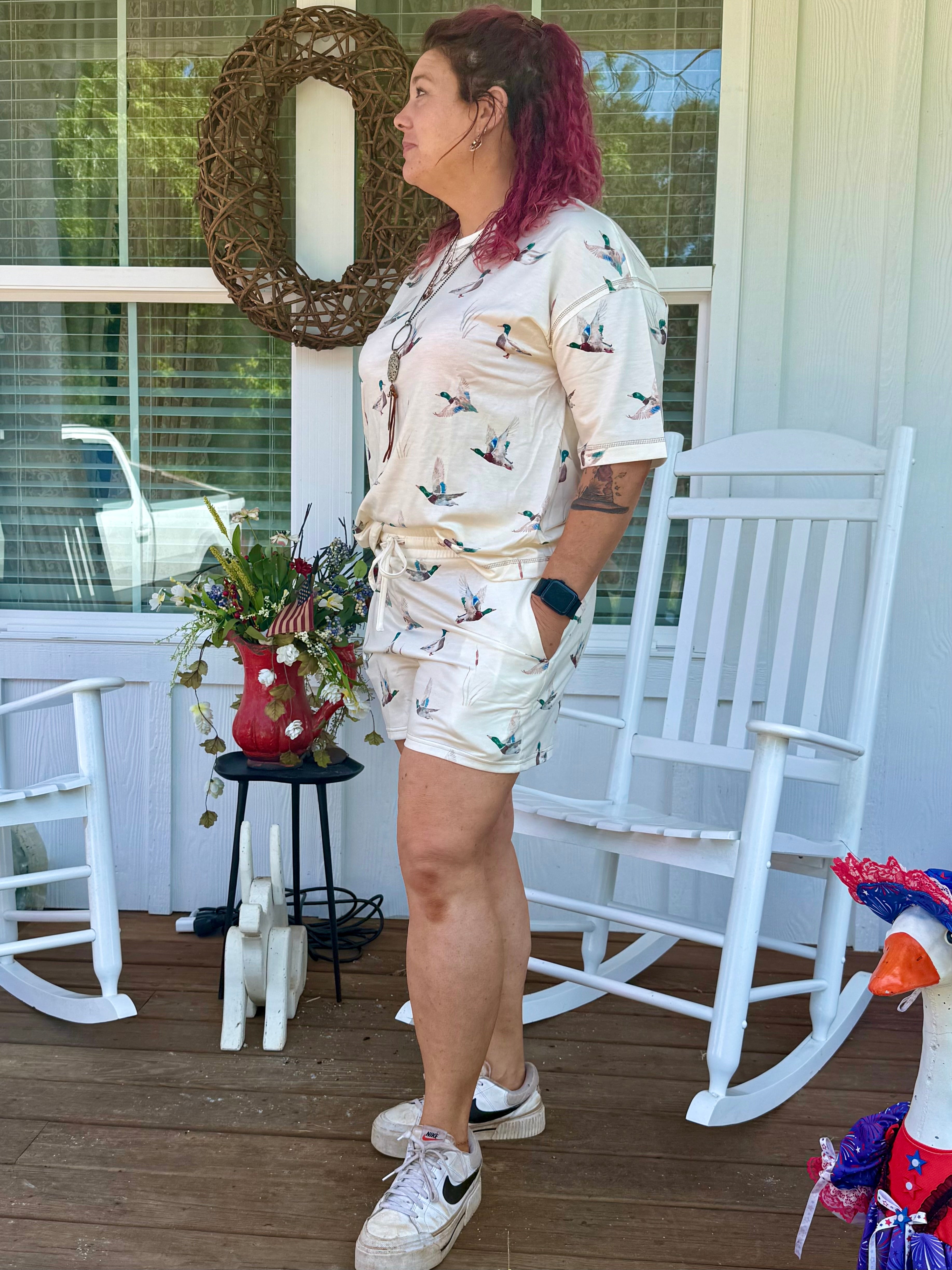 Cream bird-print tee and drawstring shorts set with gathered waist, short sleeves